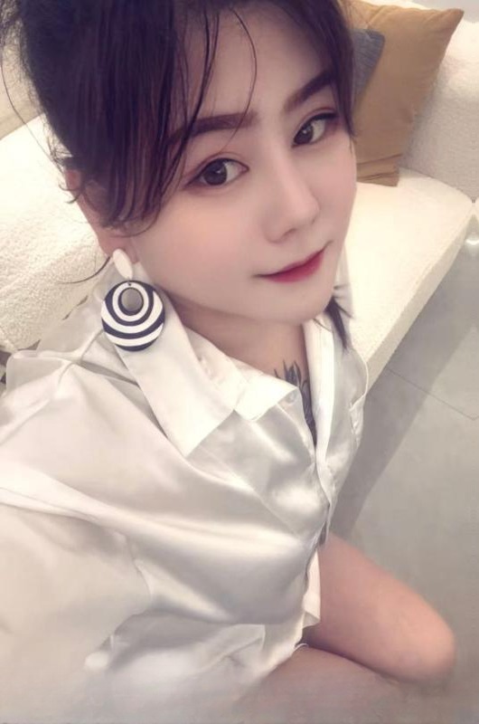 大波翘臀三通熟女 图 2