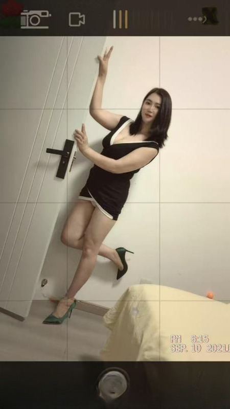 瑶海美胸少妇 图 2