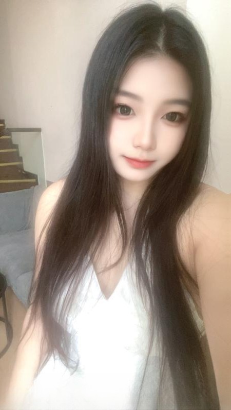 黄埔翘臀妹子