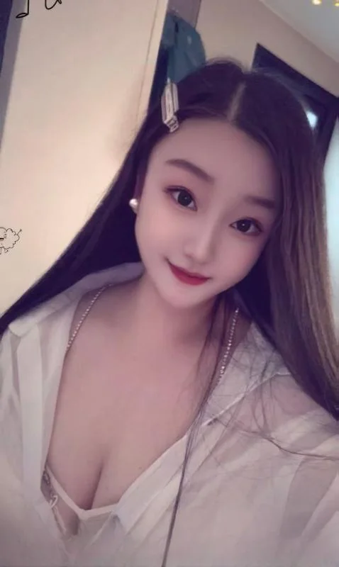 白皮御姐身材好 图 3