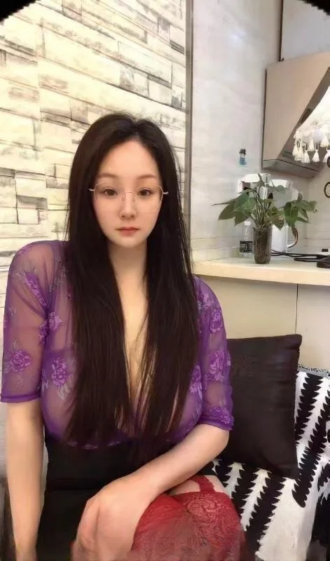 武进巨乳眼镜少妇 图 4