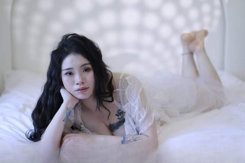 符文巨臀D罩小姐姐 图 2