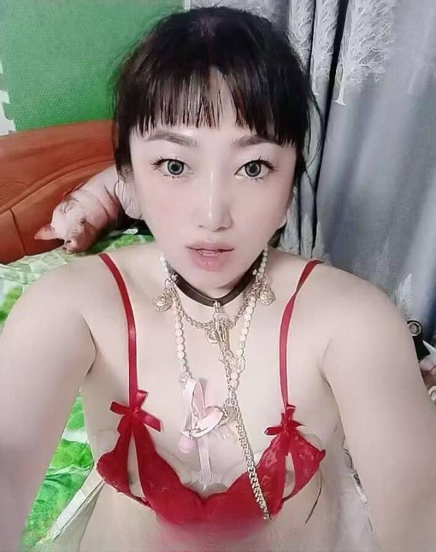 青岛风骚制服单身女 图 2