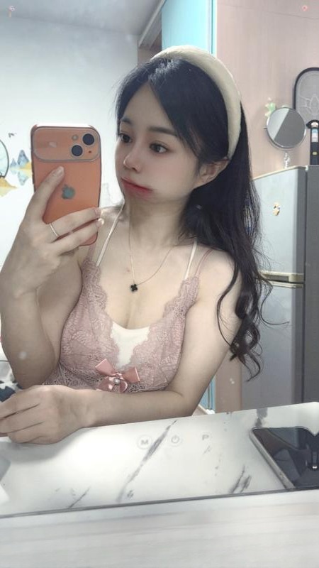 颜值美乳花花