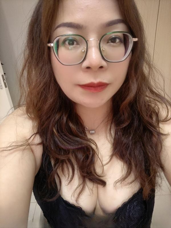 金台路性感肥臀骚姐姐