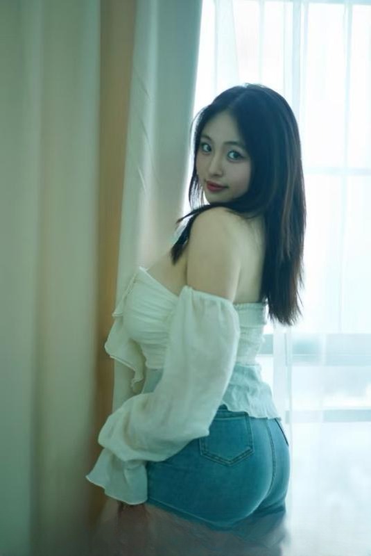 肉感奶牛莎莎 图 3