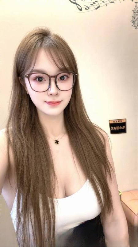 天河大胸翘臀颜值妹子