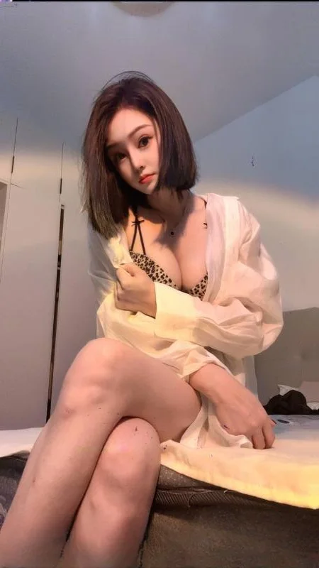 美胸短发妹程诺老师
