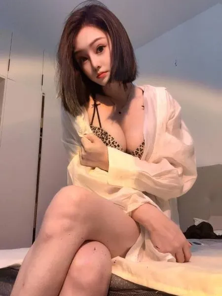 美胸短发妹程诺老师