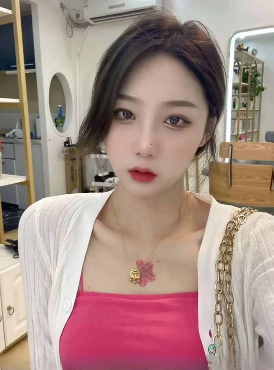 兼职小美女 图 2