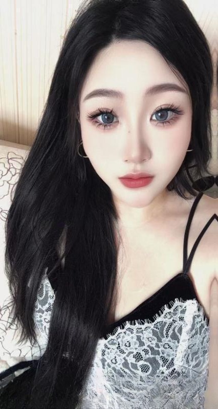 丰满大奶骚货