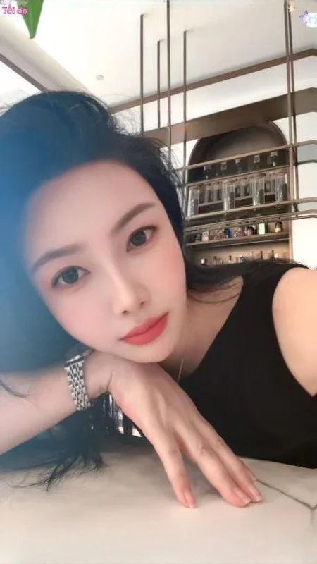 风骚邻家御姐 图 2