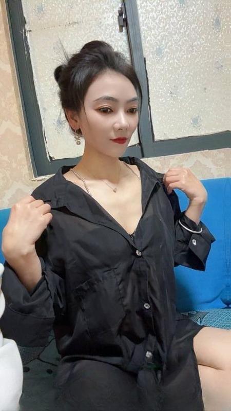 苗条款朵朵