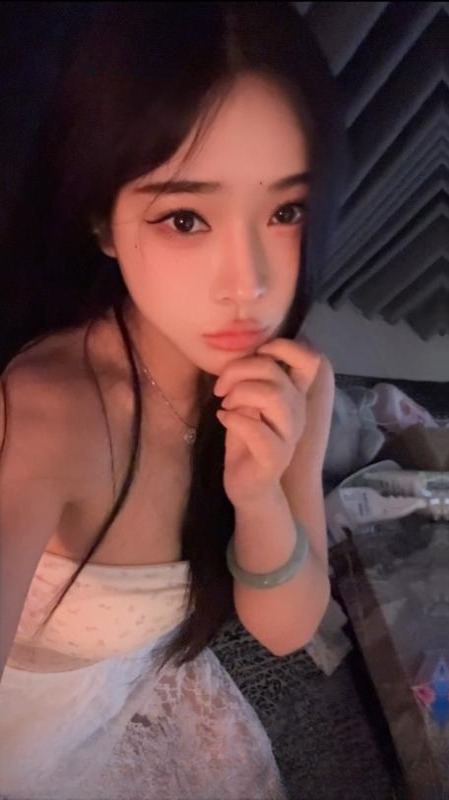 东站巨乳颜值小乔 图 4