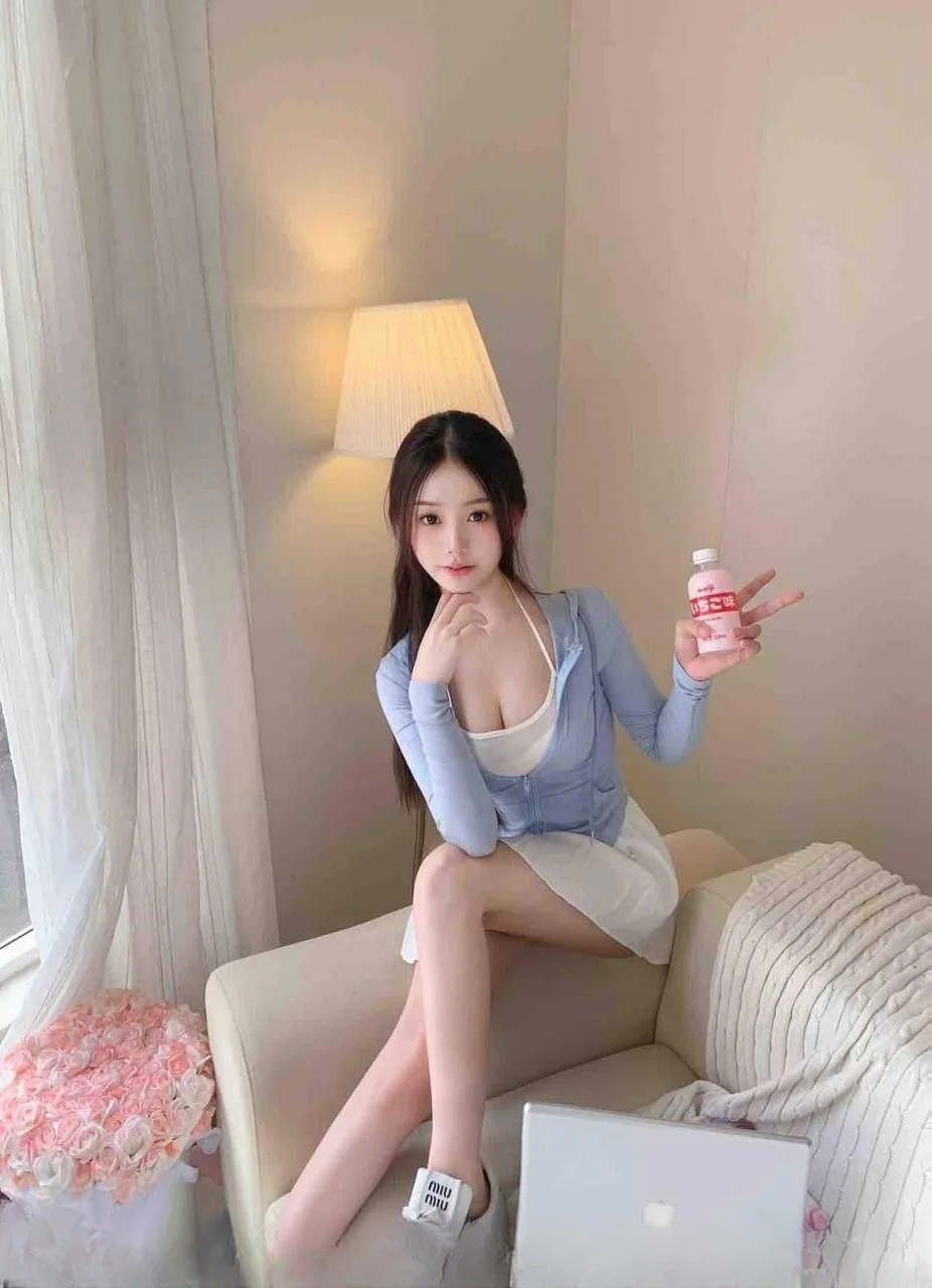 激吻小姐姐 图 2