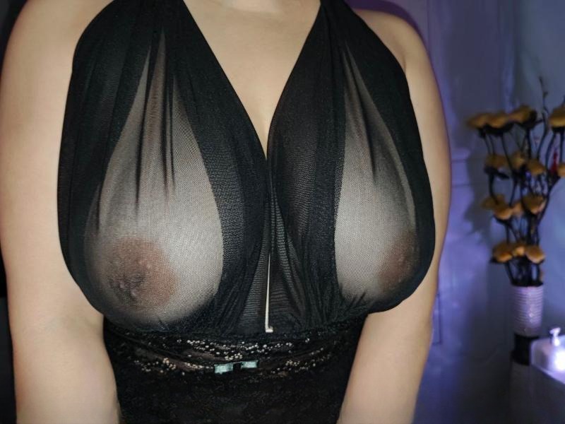 巨乳啵爆少妇美美老师 图 2