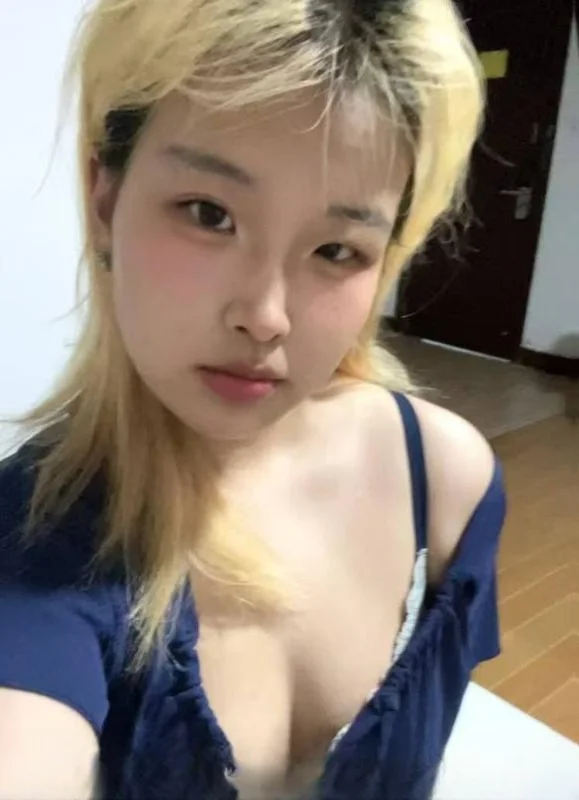 新人妹妹小穴紧水多