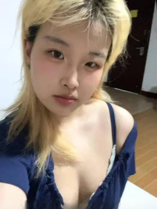 新人妹妹小穴紧水多