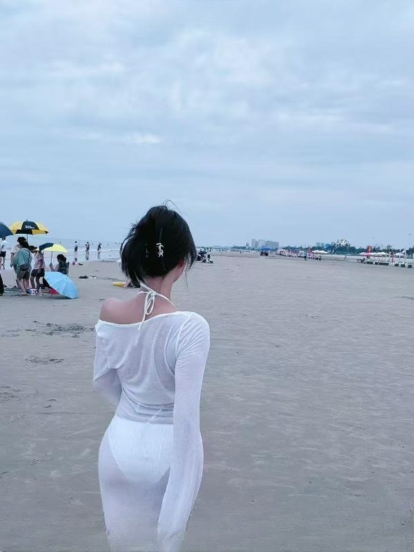 肤白嫩模S形瑶族美女 图 3