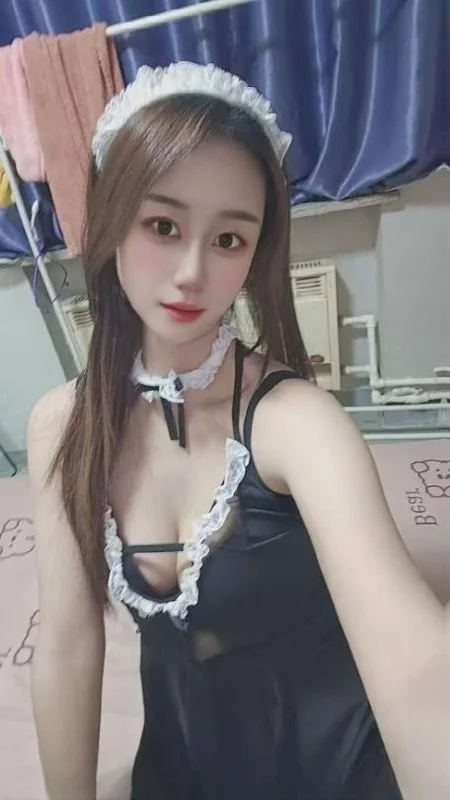 萝莉型小骚货 图 2