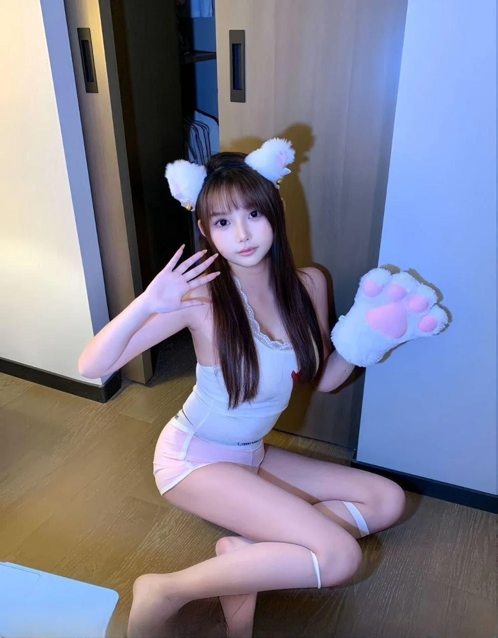 闷骚爆水妹妹超嫩