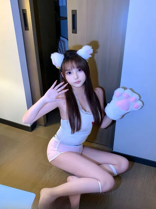 闷骚爆水妹妹超嫩
