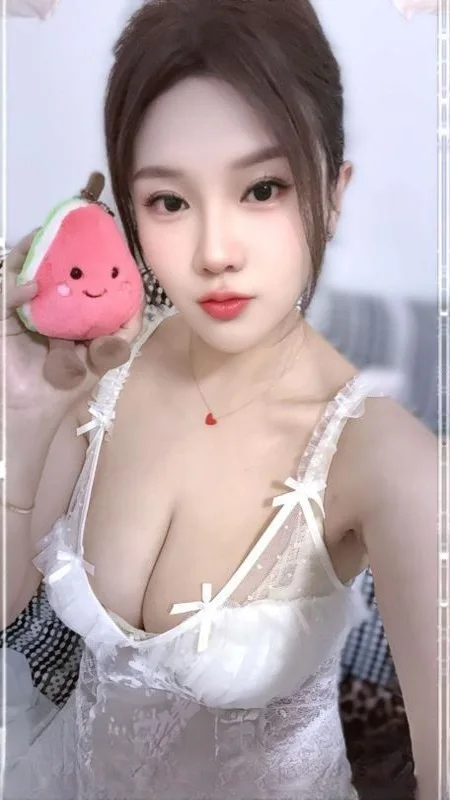 光谷豪乳兮月