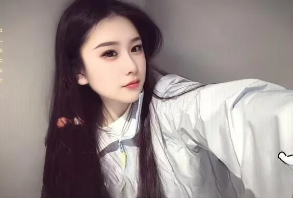 极品全能型三通美女 图 2