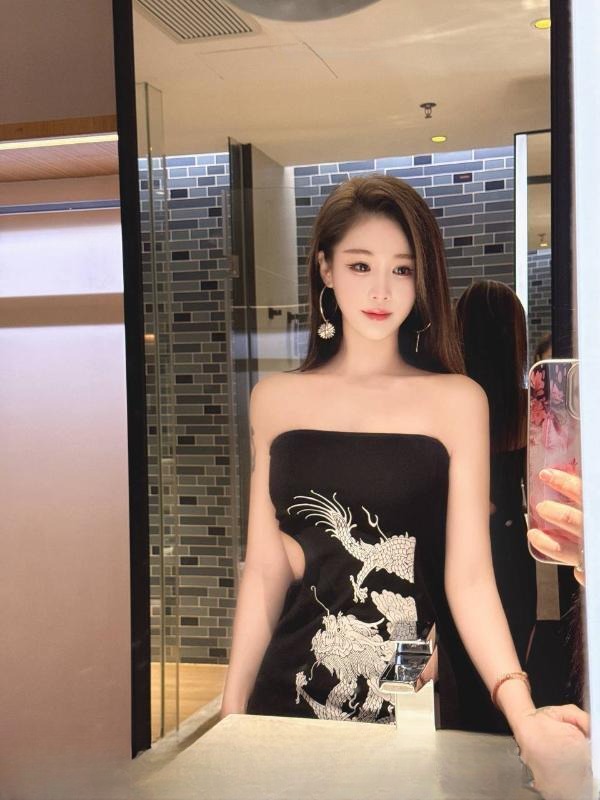 皮肤白嫩颜值萱萱老师 图 4