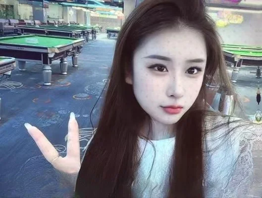 极品全能型三通美女