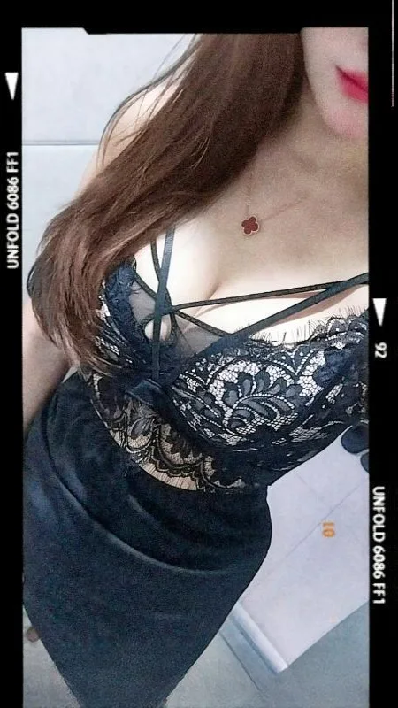 下沙丝袜美腿诗诗 图 4