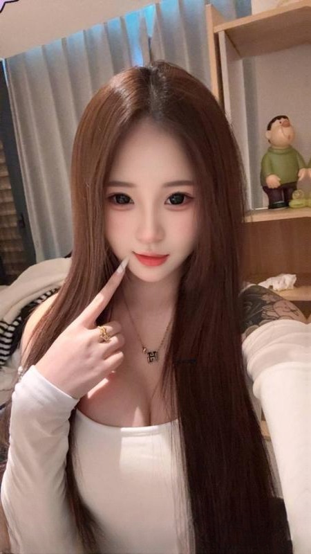 金水花臂水多多嫩妹