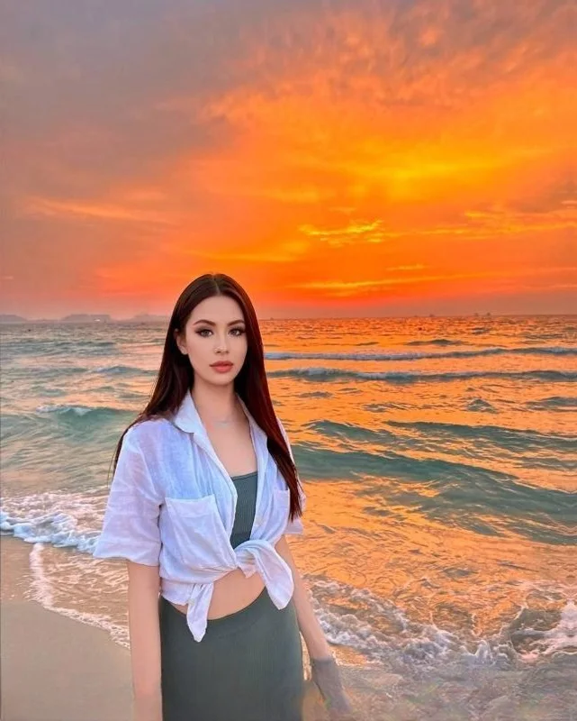 上海出击零零后大奶妹