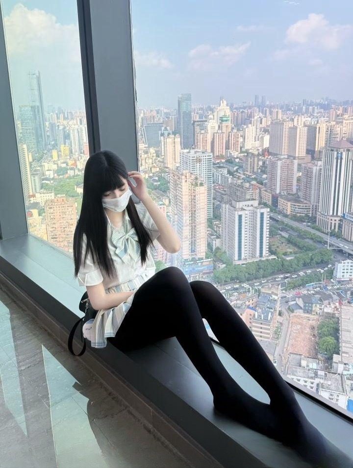 厚黑美学JK超短裙学妹 图 2