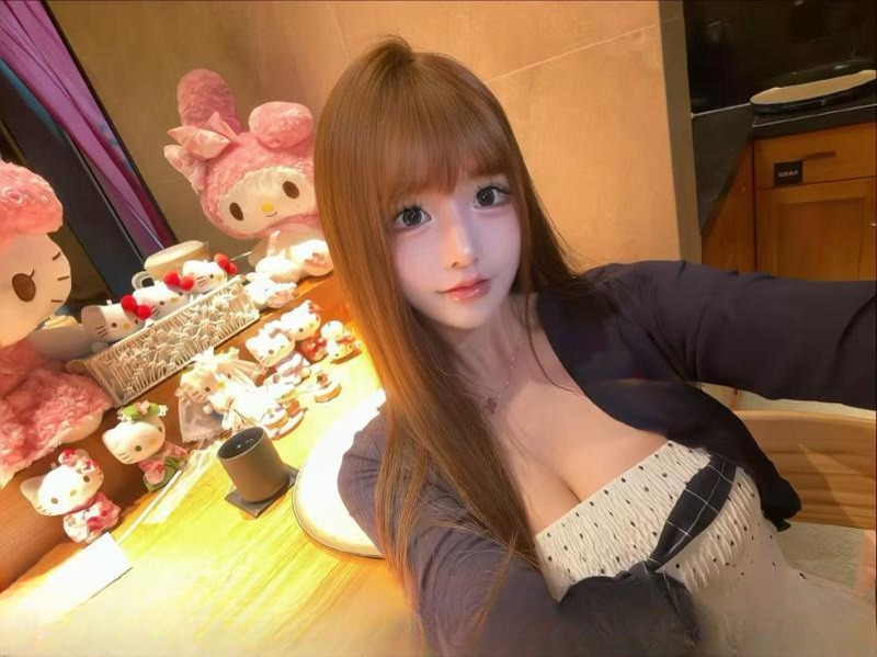 清纯大胸妹子 图 4
