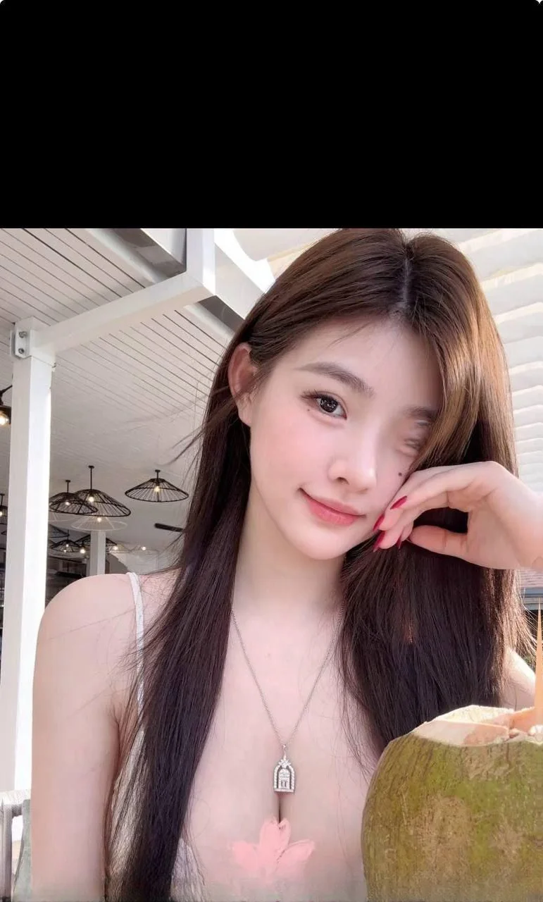 精品饱满妹妹扒着入 图 2