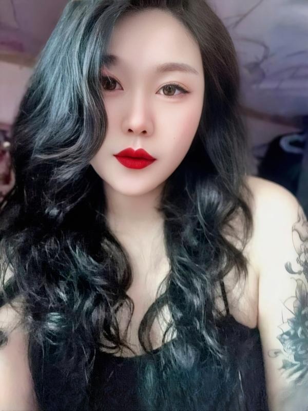 巨乳红唇性感贝贝