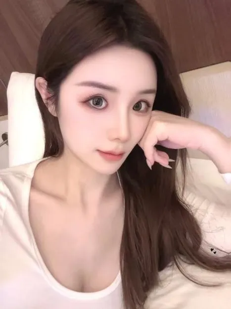 性感翘臀小甜甜