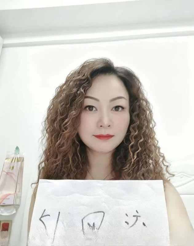 大奶服务型少妇