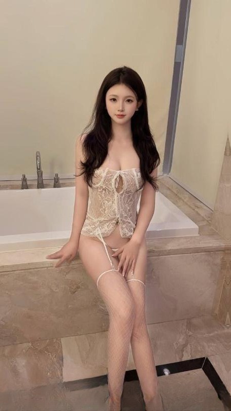 粉嫩大胸颜值女友甜甜 图 2