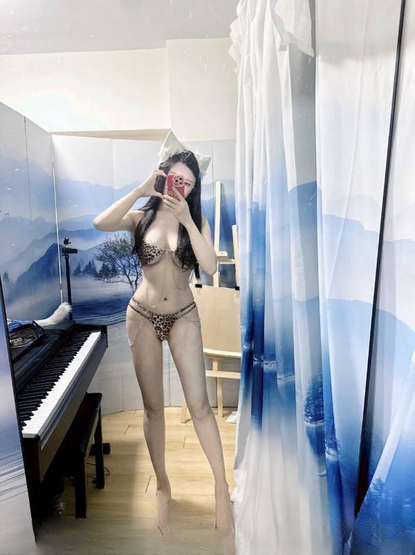 性感制服风骚服务老师 图 2