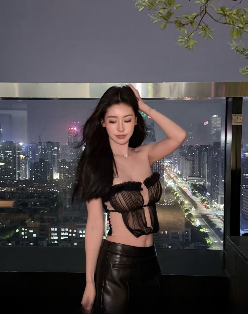 很骚的一个妹子