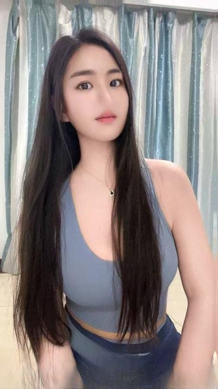 瑜伽系诗曼