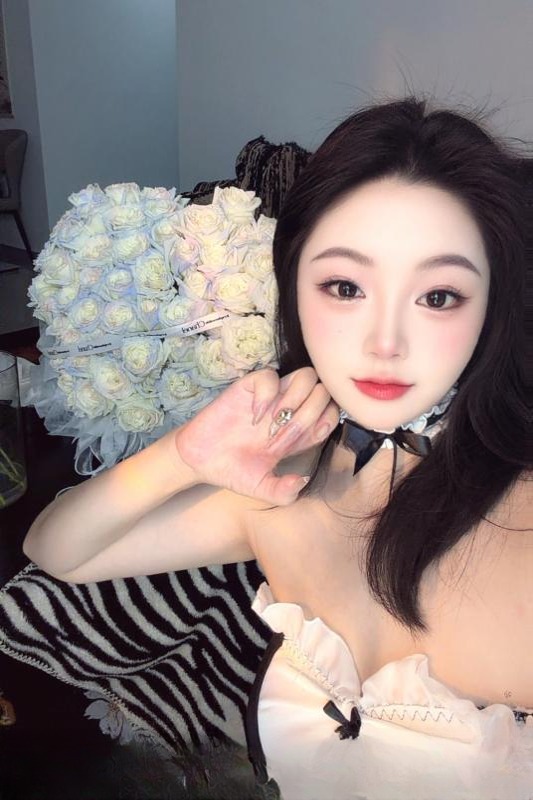 胸大可爱的甜妹妹
