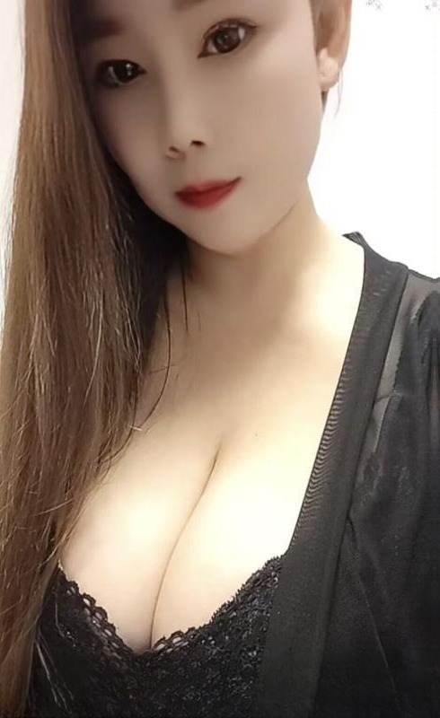 大胸服务型少妇 图 4