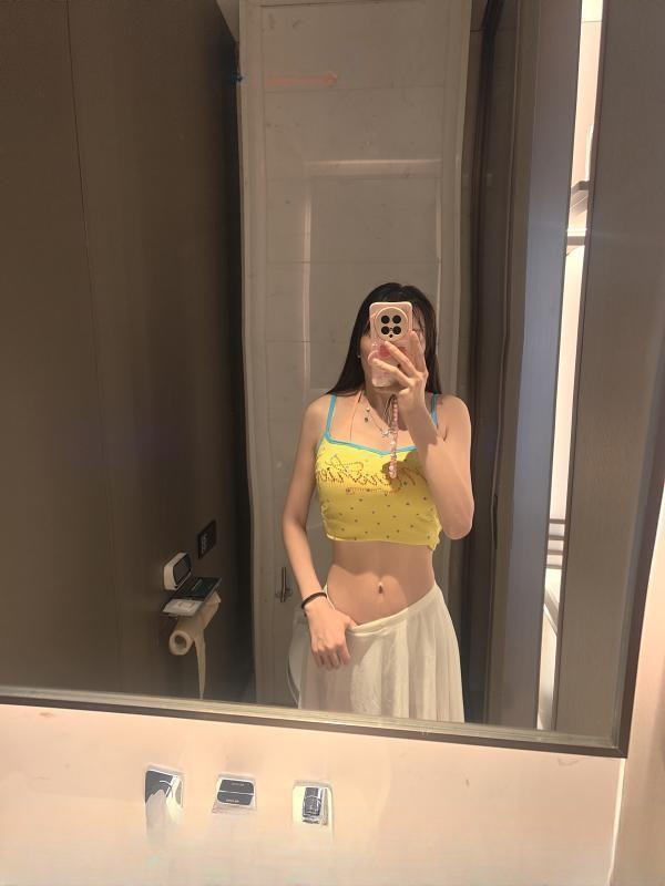 上城身材苗条少妇青青 图 3