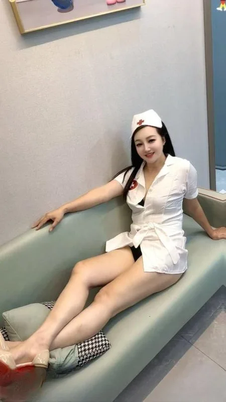 上城制服骚货饱饱 图 3