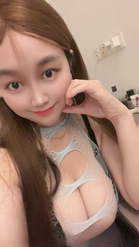 宝安大胸美女允儿 图 3