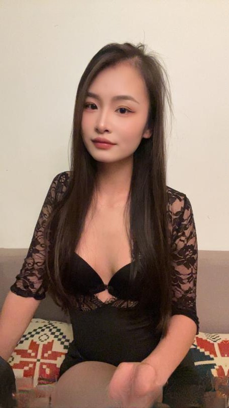 白云肤白乖巧大长腿