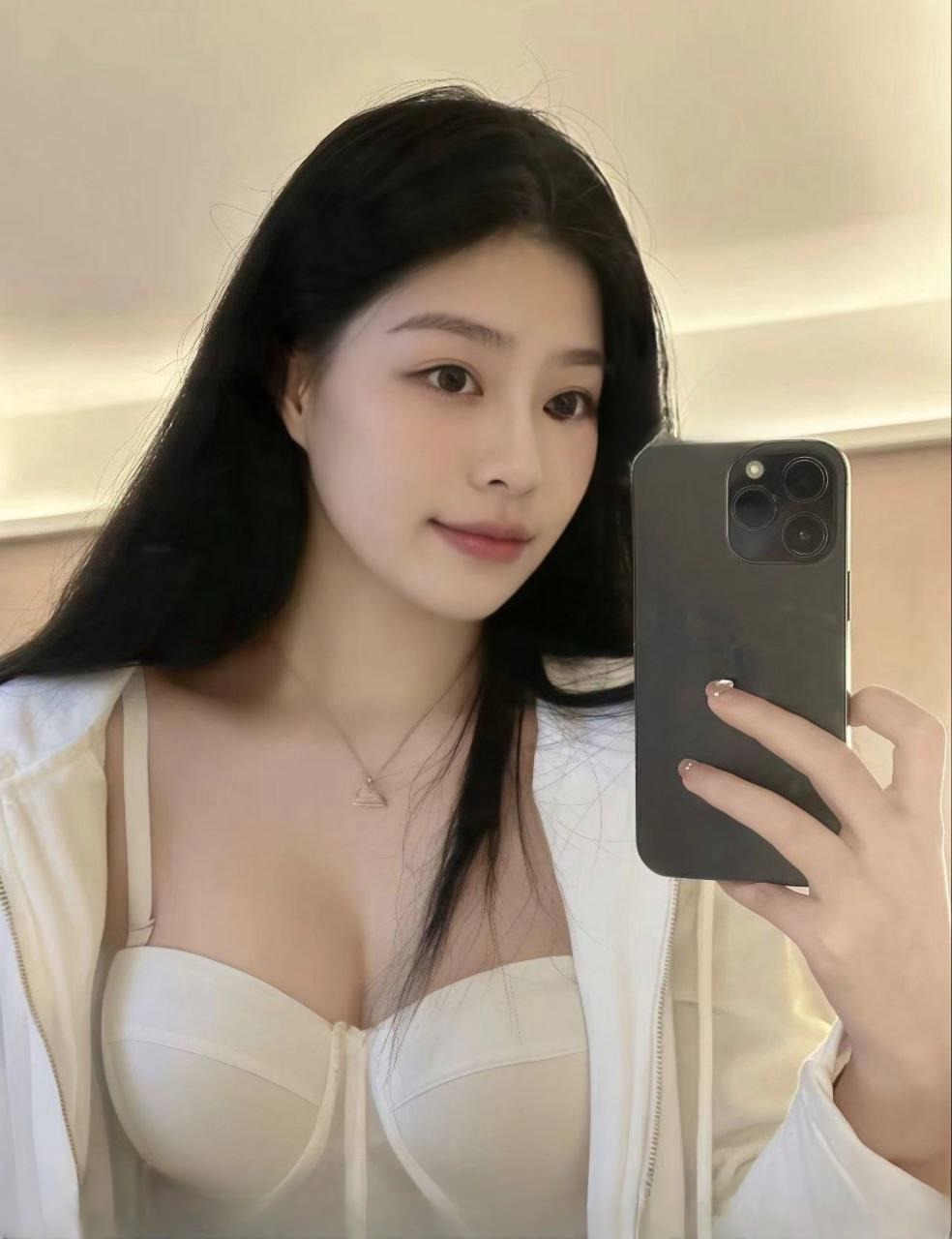高颜值泄火巨乳 图 2